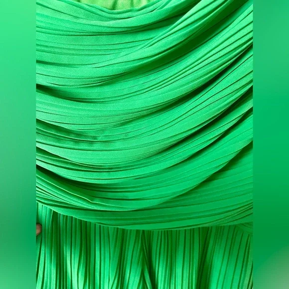Pleated One Shoulder Romper in Green Women’s Large - Picture 6 of 10
